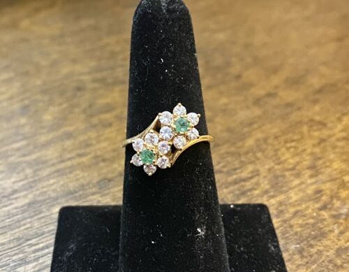 Vintage 14k Yellow Gold Natural Round Diamond Green Emerald Double Flower Ring