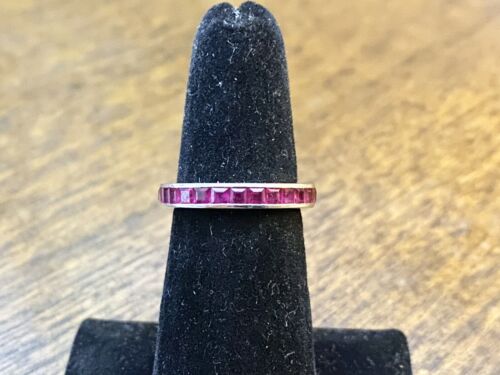 Vintage Art Deco 18k White Gold Natural Square Red Ruby Eternity Band Ring