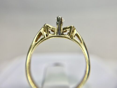 Vintage 18k Yellow Gold Natural Marquise Baguette Diamond Small Engagement Ring