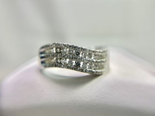 10k White Gold Designer Helzberg Round Diamond Curved Statement Band Ring