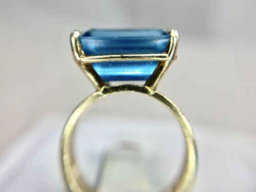 Vintage 14k Yellow Gold Designer Emerald Cut Blue Topaz Solitaire Cocktail Ring