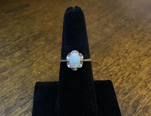 Vintage 10k White Gold Natural Oval Shape White Opal Solitaire Ring