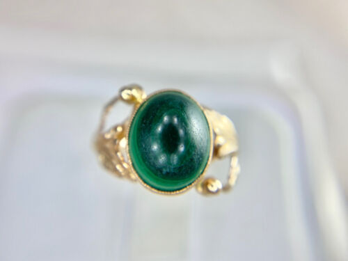 Vintage Russian 14k Yellow Gold Oval Shape Green Malachite Leaf Cocktail Ring