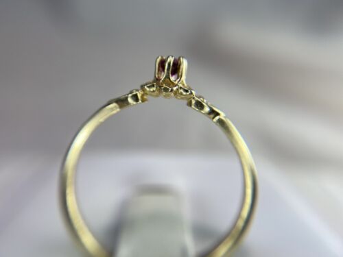 Vintage 14k Yellow Gold Natural Round Red Rhodolite Garnet Small Solitaire Ring