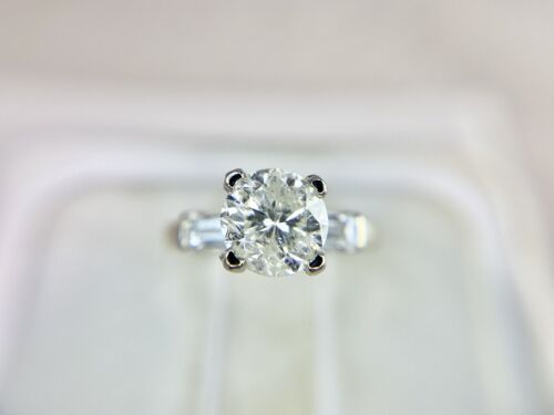 Vintage 18k White Gold Natural Round Baguette Shape Diamond Engagement Ring