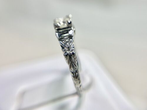 Vintage Art Deco 18k White Gold Natural Round Diamond Engraved Engagement Ring