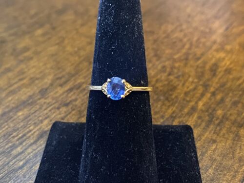 Vintage 14k Yellow Gold Natural Oval Blue Sapphire Solitaire Ring