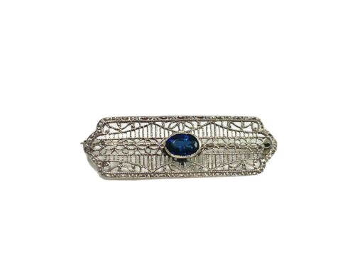 Vintage Art Deco 14k White Gold Oval Shape Natural Sapphire Thin Filigree Pin