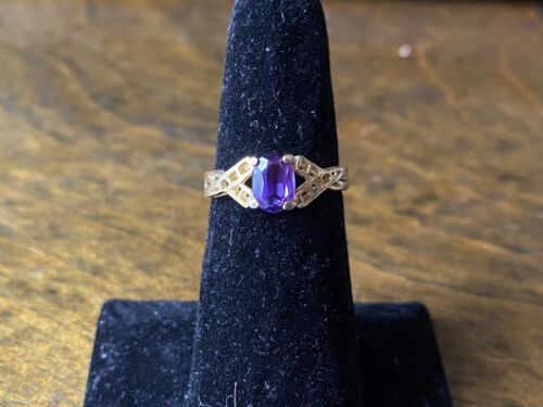 Vintage Designer 14k Yellow Gold Oval Shape Purple Amethyst Solitaire Ring