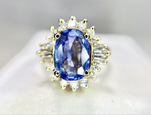 Vintage 14k Yellow Gold Natural Oval Shape Blue Sapphire Diamond Cocktail Ring