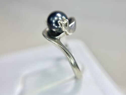 Vintage 10k White Gold Cultured Black Tahitian Pearl Round Diamond Bypass Ring