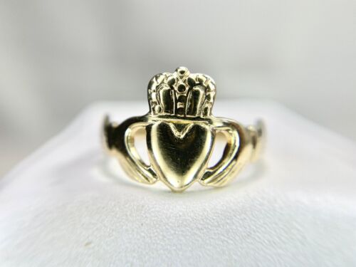 Vintage 9k Yellow Gold Claddagh Irish Classic Heart Shape Ring