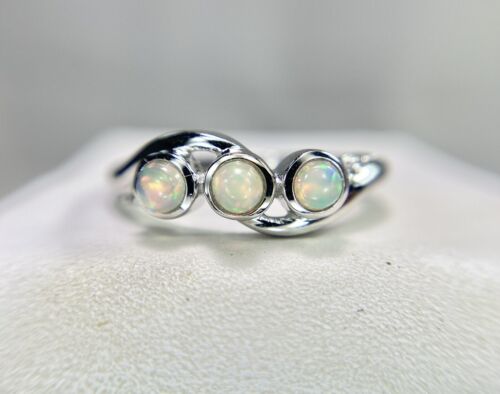 Vintage 14k White Gold Designer Round Diamond White Opal Band Ring