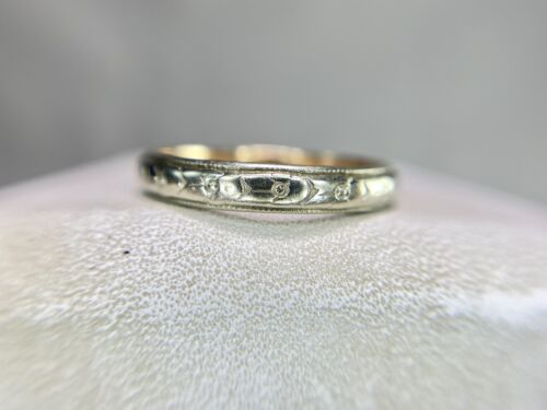 Vintage Art Deco 14k White Gold Hand Engraved Wedding Band Ring