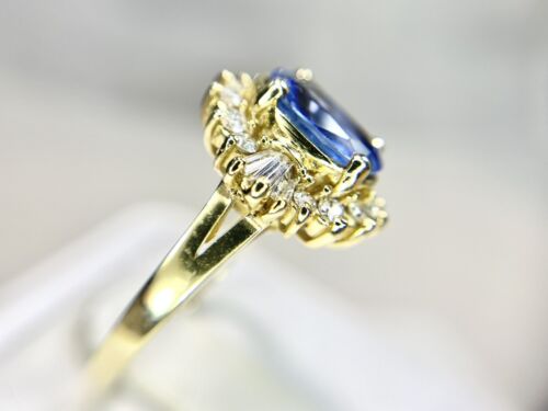 Vintage 14k Yellow Gold Natural Oval Shape Blue Sapphire Diamond Cocktail Ring