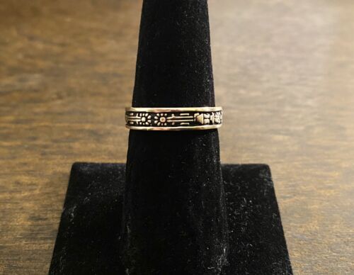 Vintage 14k Yellow Gold Signed Designer Black Celtic Design Wedding Band Ring