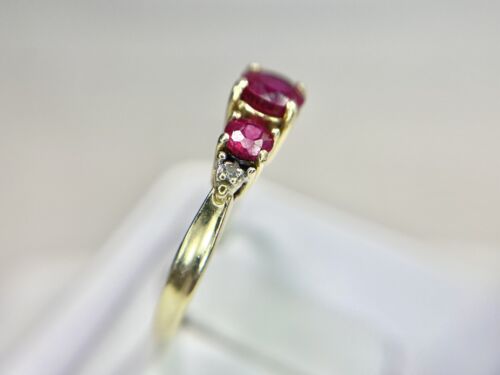 Vintage Estate 10k Yellow Gold Synthetic Red Ruby Round Diamond Classic Ring