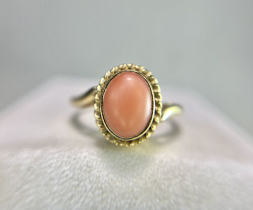 Vintage Art Deco Signed Designer 14k Yellow Gold Oval Pink Coral Bezel Set Ring