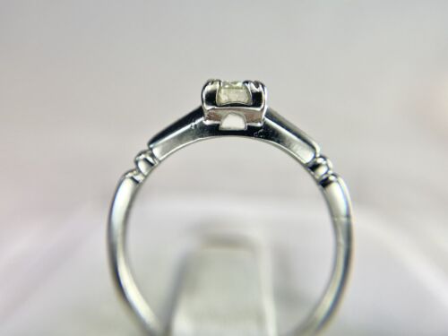 Vintage 18k White Gold Natural Round Brilliant Diamond Solitaire Engagement Ring