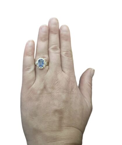 Vintage 14k Yellow Gold Natural Oval Shape Blue Sapphire Diamond Cocktail Ring