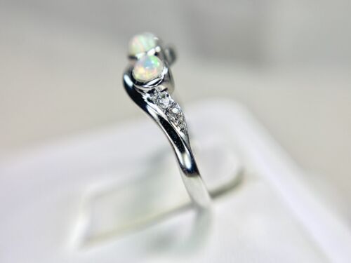 Vintage 14k White Gold Designer Round Diamond White Opal Band Ring