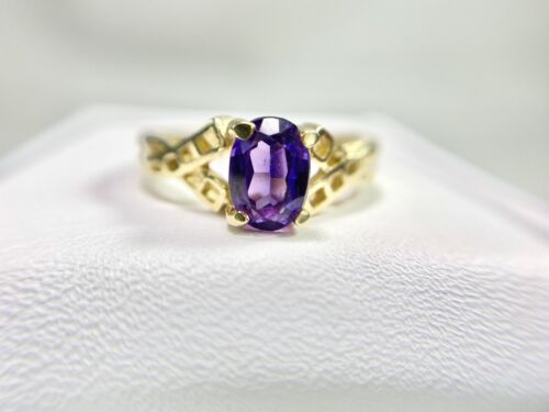 Vintage Designer 14k Yellow Gold Oval Shape Purple Amethyst Solitaire Ring