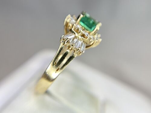 Vintage 14k Yellow Gold Natural Green Emerald Baguette Cut Round Diamond Ring