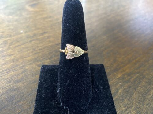 Vintage 10k Yellow Black Hills Gold Designer Grape Leaf Small Cocktail Ring