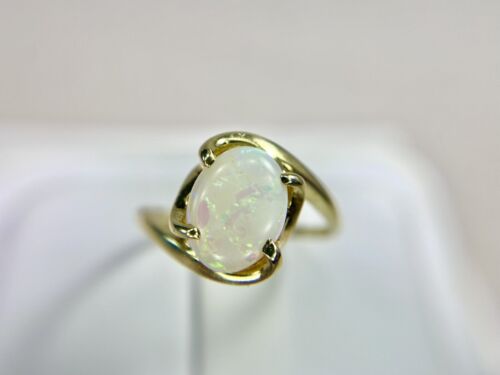 Vintage 14k Yellow Gold Natural Oval Shape Ethiopian Opal Solitaire Bypass Ring