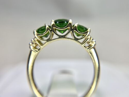 Vintage 10k Yellow Gold Round Dark Green Emerald Round Diamond Ring