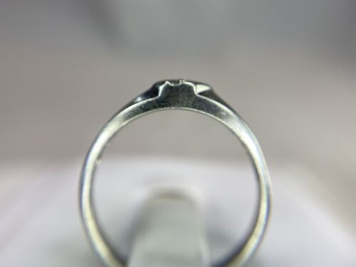 Vintage 10k White Gold Round Single Cut Diamond Three Stone Classic Band Ring