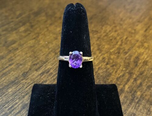 Vintage 14k White Gold Natural Oval Shape Purple Amethyst Solitaire Ring