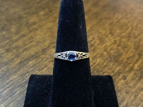 Vintage 14k White Gold Natural Round Blue Sapphire Filigree Solitaire Ring