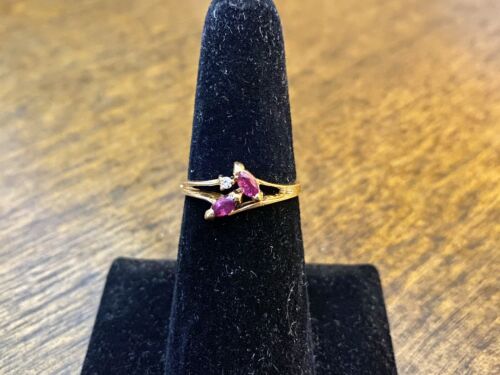 Vintage 14k Yellow Gold Designer Rhodolite Garnet Round Diamond Ring