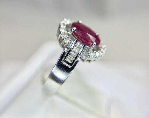 Vintage 14k White Gold Natural Oval Red Ruby Round Baguette Diamond Ring