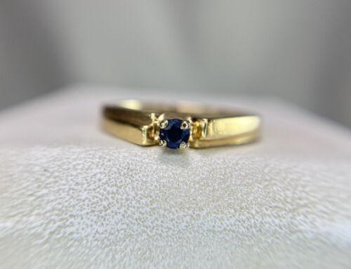 Vintage 10k Yellow Gold Natural Round Blue Sapphire Small Solitaire Ring