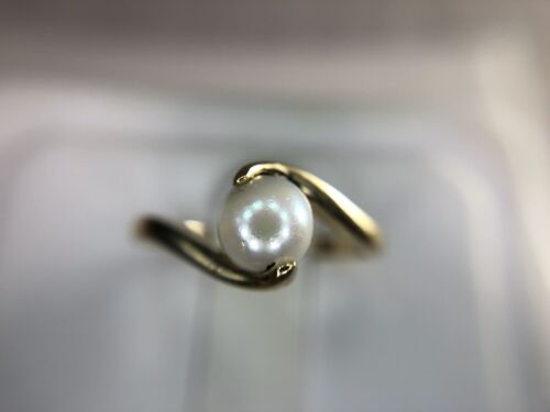 Vintage 10k Yellow Gold Round Cultured White Pearl Small By-Pass Ring