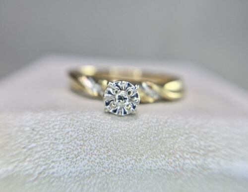 Vintage 10k Yellow Gold Natural Round Diamond Solitaire Small Engagement Ring