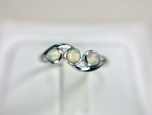 Vintage 14k White Gold Designer Round Diamond White Opal Band Ring