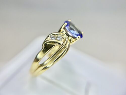 Vintage 14k Yellow Gold Natural Oval Shape Tanzanite Round Diamond Ring