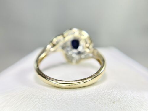 Vintage 14k Yellow Gold Natural Oval Blue Sapphire Baguette Diamond Ring