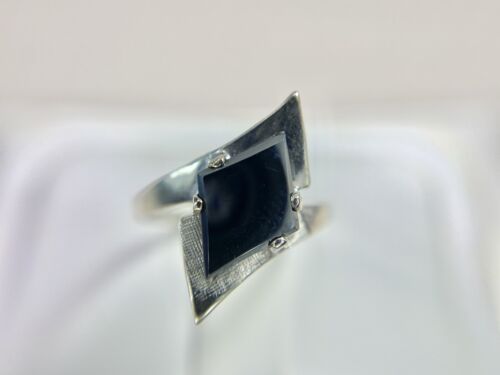 Vintage 10k White Gold Designer Diamond Cut Black Hematite Solitaire Ring