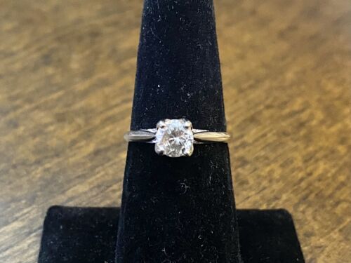 14k White Gold Designer Natural Round Brilliant Diamond Engagement Ring