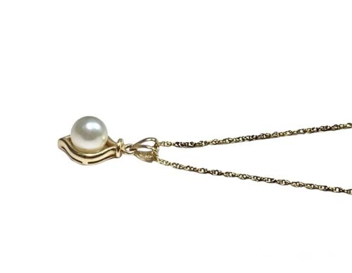 Vintage 14k Yellow Gold Round White Cultured Pearl Solitaire Pendant Necklace