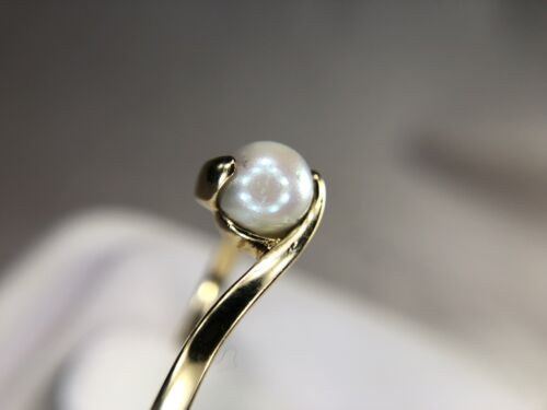 Vintage 10k Yellow Gold Round Cultured White Pearl Small By-Pass Ring