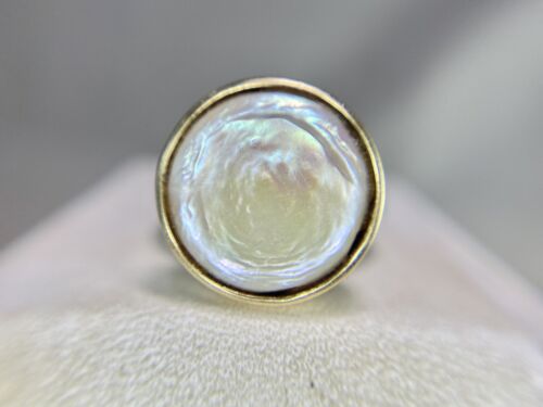 Vintage 14k Yellow Gold Designer Signed White Mabe Round Pearl Cocktail Ring