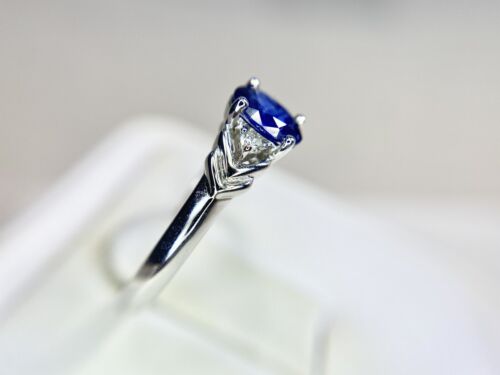 Vintage 14k White Gold Natural Oval Shape Blue Sapphire Round Diamond Ring