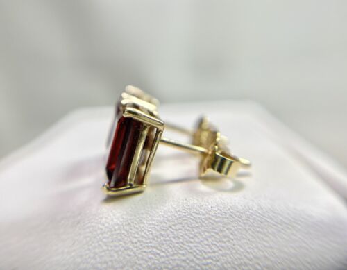 Vintage 10k Yellow Gold Emerald Cut Dark Red Rhodolite Garnet Stud Earrings