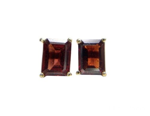 Vintage 10k Yellow Gold Emerald Cut Dark Red Rhodolite Garnet Stud Earrings