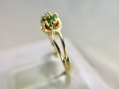 Vintage 14k Yellow Gold Natural Round Diamond Green Emerald Small Cocktail Ring